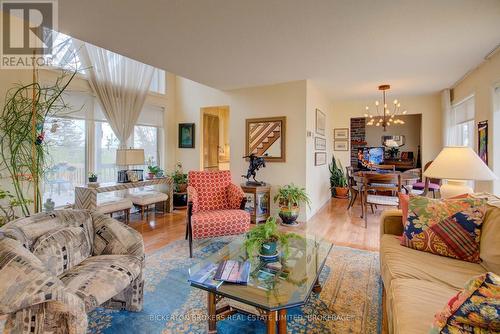 491 Hillcrest Road, Elizabethtown-Kitley, ON - Indoor Photo Showing Living Room