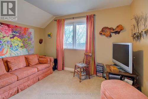 491 Hillcrest Road, Elizabethtown-Kitley, ON - Indoor Photo Showing Living Room