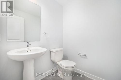 722 Mishi, Ottawa, ON - Indoor Photo Showing Bathroom