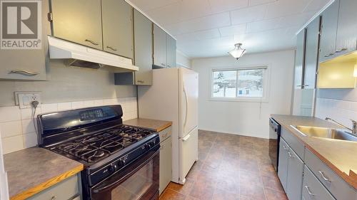 9315 98A Avenue, Fort St. John, BC - Indoor Photo Showing Kitchen