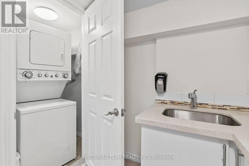 855 Olive Avenue, Oshawa, ON - Indoor Photo Showing Laundry Room