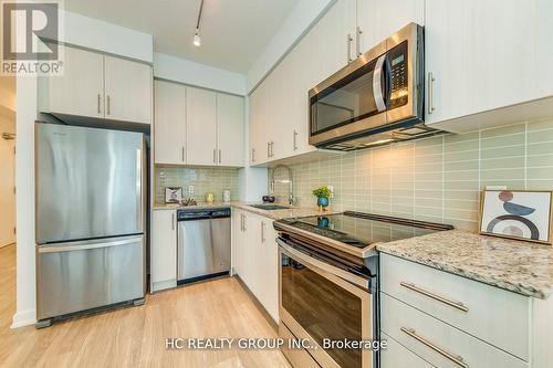 2817 - 4055 Parkside Village Drive, Mississauga, ON - Indoor Photo Showing Kitchen With Upgraded Kitchen