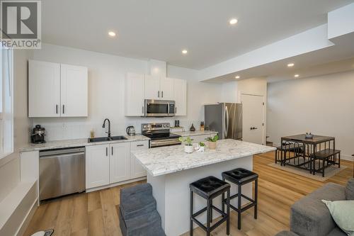 3445 Munro Way, Prince George, BC - Indoor Photo Showing Kitchen With Double Sink With Upgraded Kitchen