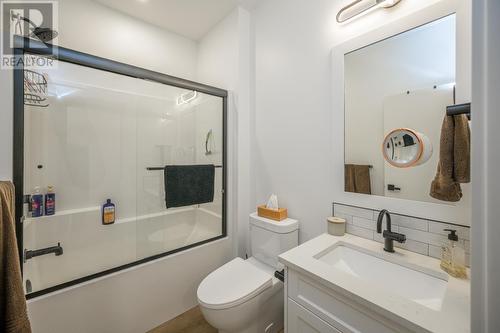 3445 Munro Way, Prince George, BC - Indoor Photo Showing Bathroom