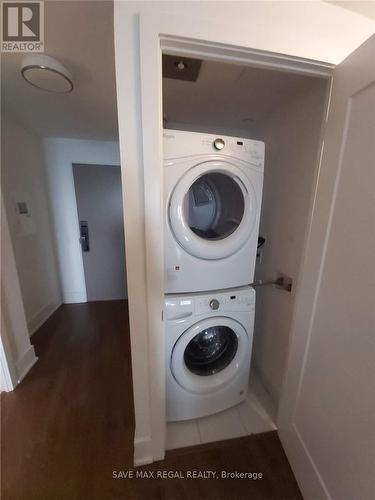 5301 - 10 York Street, Toronto, ON - Indoor Photo Showing Laundry Room