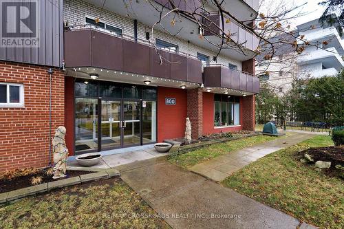 306 - 800 Kennedy Road, Toronto, ON - Outdoor