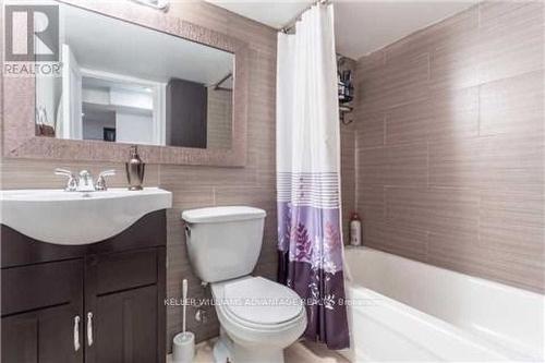 Lower - 190 Holborne Avenue, Toronto, ON - Indoor Photo Showing Bathroom