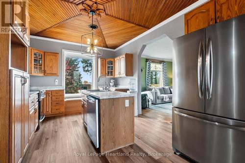 85102 Brussels Line, Huron East (Brussels), ON - Indoor Photo Showing Kitchen