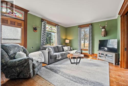 85102 Brussels Line, Huron East (Brussels), ON - Indoor Photo Showing Living Room