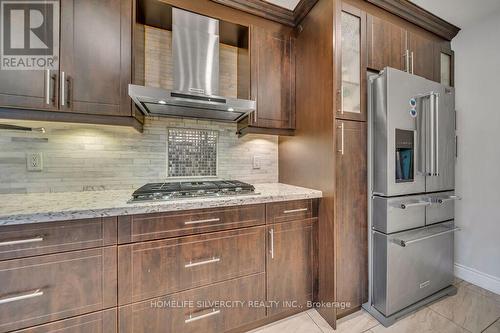 425 Woodbine Avenue, Kitchener, ON - Indoor Photo Showing Kitchen