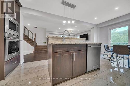 425 Woodbine Avenue, Kitchener, ON - Indoor Photo Showing Kitchen