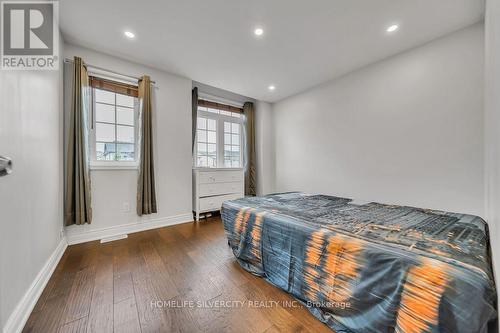 425 Woodbine Avenue, Kitchener, ON - Indoor Photo Showing Bedroom