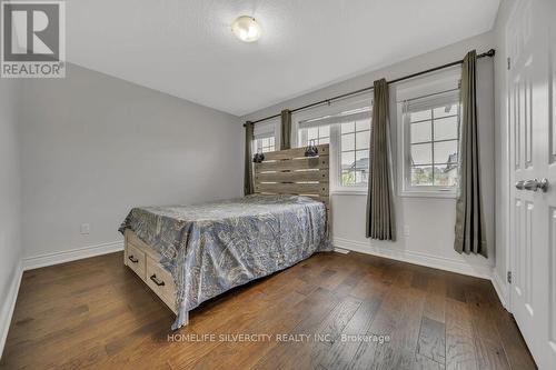 425 Woodbine Avenue, Kitchener, ON - Indoor Photo Showing Bedroom