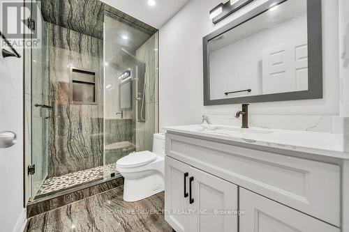 425 Woodbine Avenue, Kitchener, ON - Indoor Photo Showing Bathroom