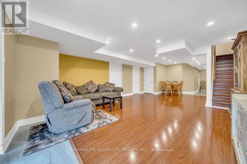 425 Woodbine Avenue, Kitchener, ON - Indoor