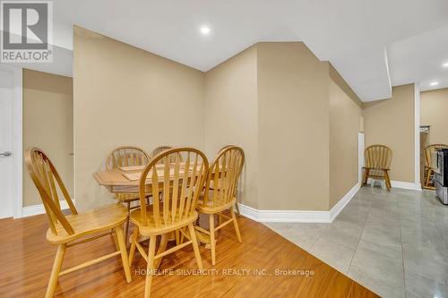 425 Woodbine Avenue, Kitchener, ON - Indoor