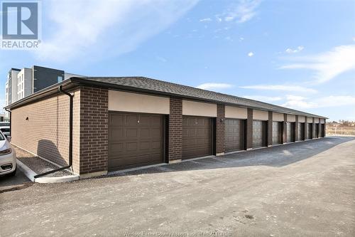 716 Brownstone Unit# 208, Tecumseh, ON - Outdoor With Exterior