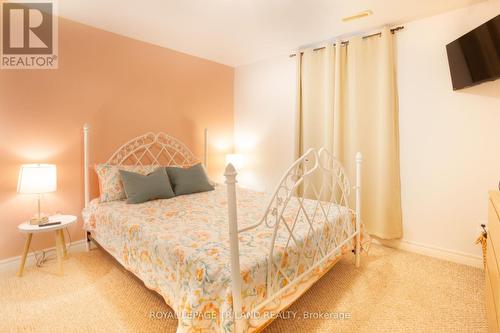 68 Meadowvale Drive, St. Thomas, ON - Indoor Photo Showing Bedroom