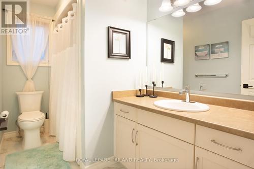 68 Meadowvale Drive, St. Thomas, ON - Indoor Photo Showing Bathroom