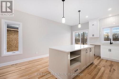 1335 Fribourg Street S, Russell, ON - Indoor Photo Showing Kitchen