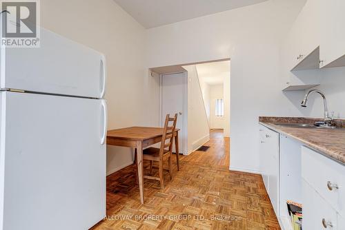 1059 Bathurst Street, Toronto, ON - Indoor Photo Showing Kitchen