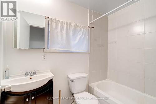 1059 Bathurst Street, Toronto, ON - Indoor Photo Showing Bathroom