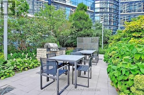 Ph4 - 2 Anndale Drive, Toronto, ON - Outdoor