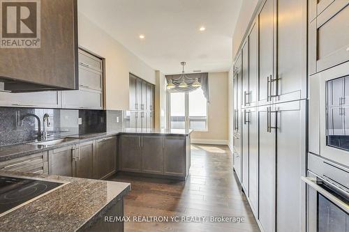 Ph4 - 2 Anndale Drive, Toronto, ON - Indoor Photo Showing Kitchen With Upgraded Kitchen