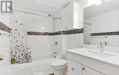 69 Blacktoft Drive, Toronto, ON - Indoor Photo Showing Bathroom