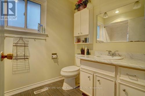 20 Tivoli Court, Toronto, ON - Indoor Photo Showing Bathroom