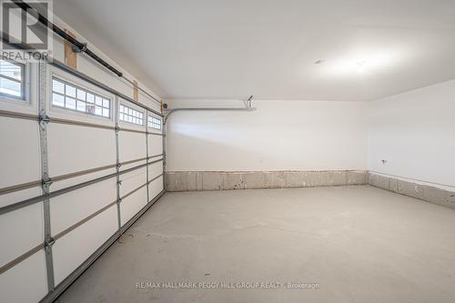 34 Betterridge Trail, Barrie, ON - Indoor Photo Showing Garage