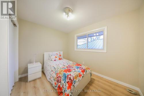 5 Commodore Bay, St. Catharines (444 - Carlton/Bunting), ON - Indoor Photo Showing Bedroom