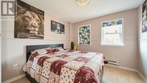 36 Woodside Court, Brampton, ON - Indoor Photo Showing Bedroom