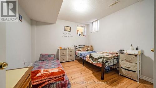 36 Woodside Court, Brampton, ON - Indoor Photo Showing Bedroom