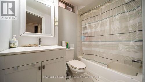 36 Woodside Court, Brampton, ON - Indoor Photo Showing Bathroom