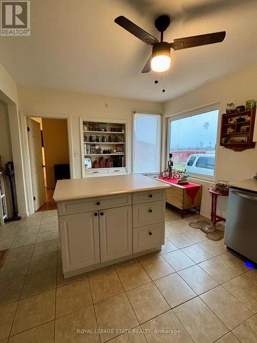 4195 John Street, Lincoln, ON - Indoor Photo Showing Kitchen