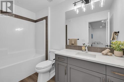 981 Lochness Street, Kelowna, BC - Indoor Photo Showing Bathroom