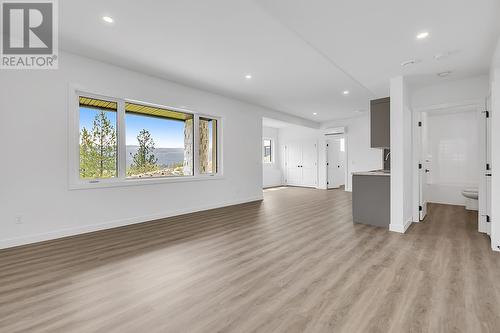 981 Lochness Street, Kelowna, BC - Indoor Photo Showing Other Room