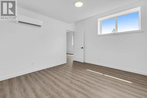 981 Lochness Street, Kelowna, BC - Indoor Photo Showing Other Room