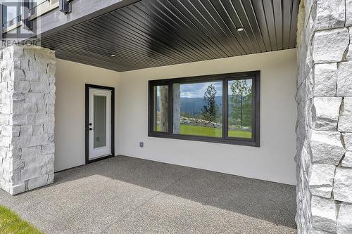 981 Lochness Street, Kelowna, BC - Outdoor With Exterior