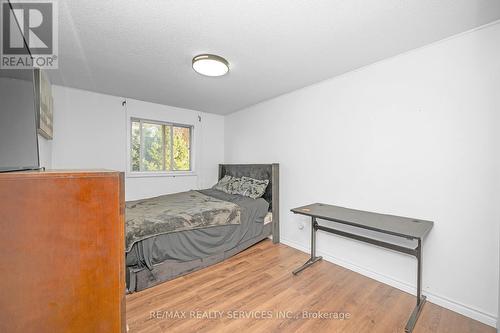 25 Westvillage Drive, Hamilton, ON - Indoor Photo Showing Bedroom