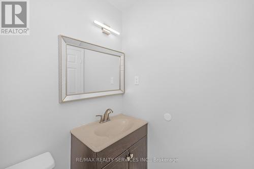 25 Westvillage Drive, Hamilton, ON - Indoor Photo Showing Bathroom