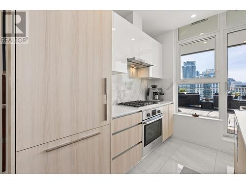 2301 5311 Goring Street, Burnaby, BC - Indoor Photo Showing Kitchen With Upgraded Kitchen