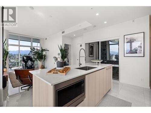 2301 5311 Goring Street, Burnaby, BC - Indoor Photo Showing Kitchen