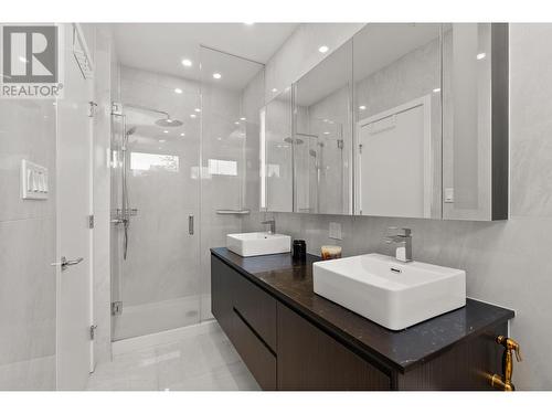 2301 5311 Goring Street, Burnaby, BC - Indoor Photo Showing Bathroom