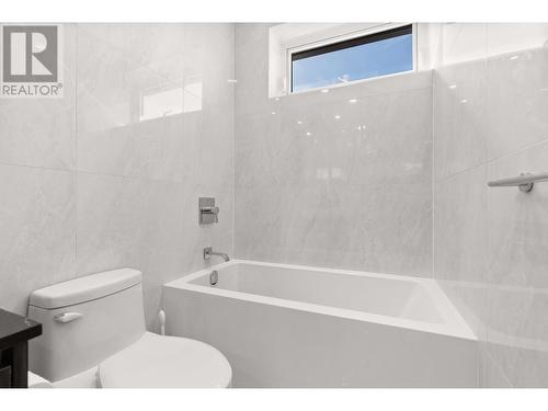 2301 5311 Goring Street, Burnaby, BC - Indoor Photo Showing Bathroom