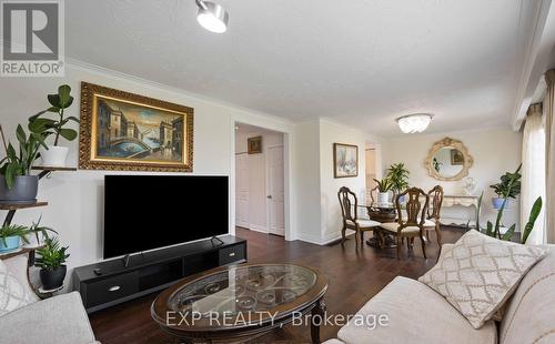 # Upper - 109 Fontainbleau Drive, Toronto, ON - Indoor Photo Showing Living Room