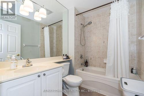 718 - 16 Dallimore Circle, Toronto, ON - Indoor Photo Showing Bathroom