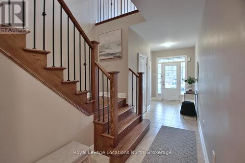 32 Sandy Coast Crescent, Wasaga Beach, ON - Indoor Photo Showing Other Room