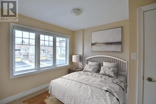 32 Sandy Coast Crescent, Wasaga Beach, ON - Indoor Photo Showing Bedroom